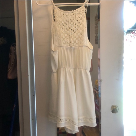 ILLA ILLA White Romper - Picture 5 of 7